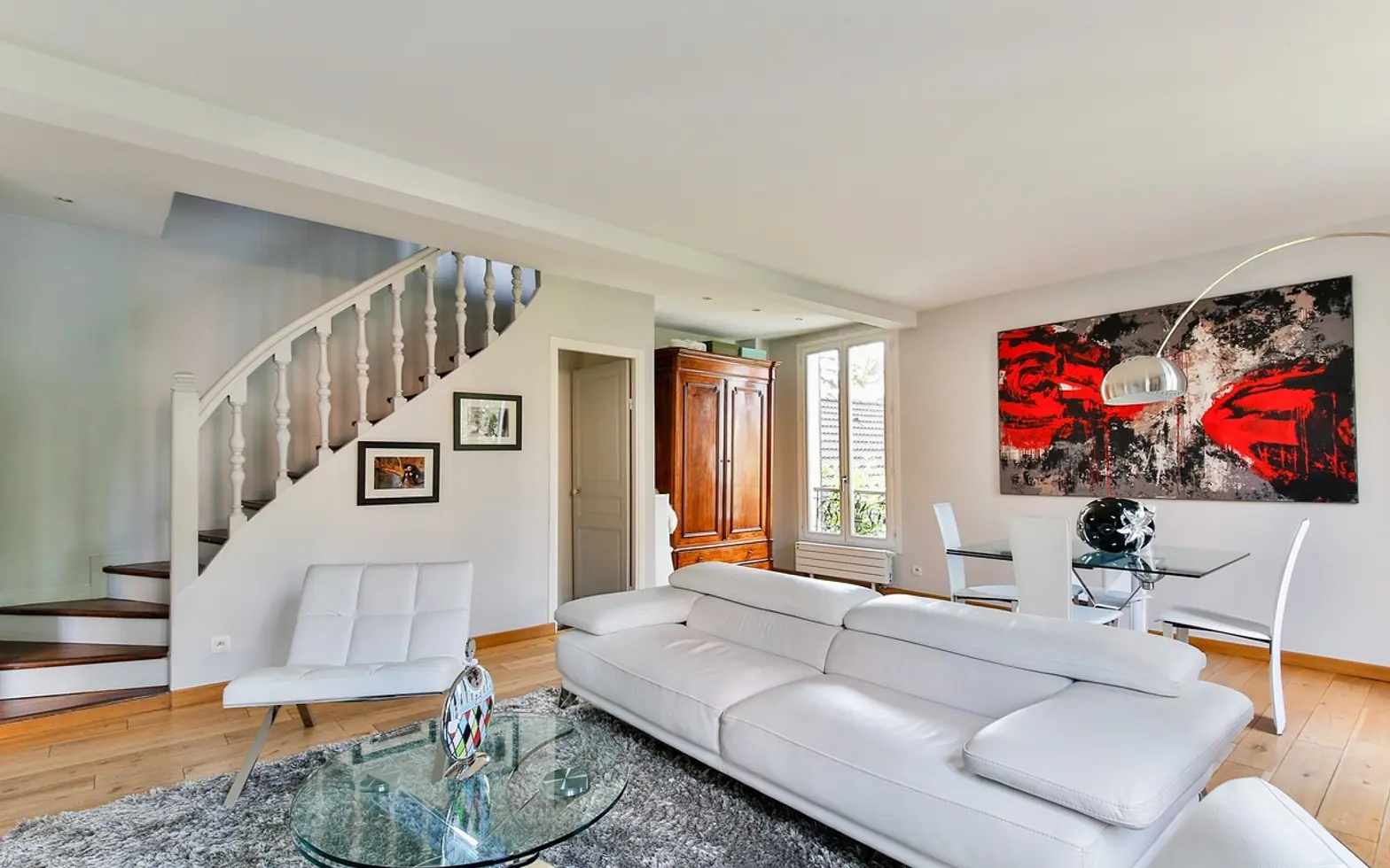 Arty lounge, modern decor and contemporary decor