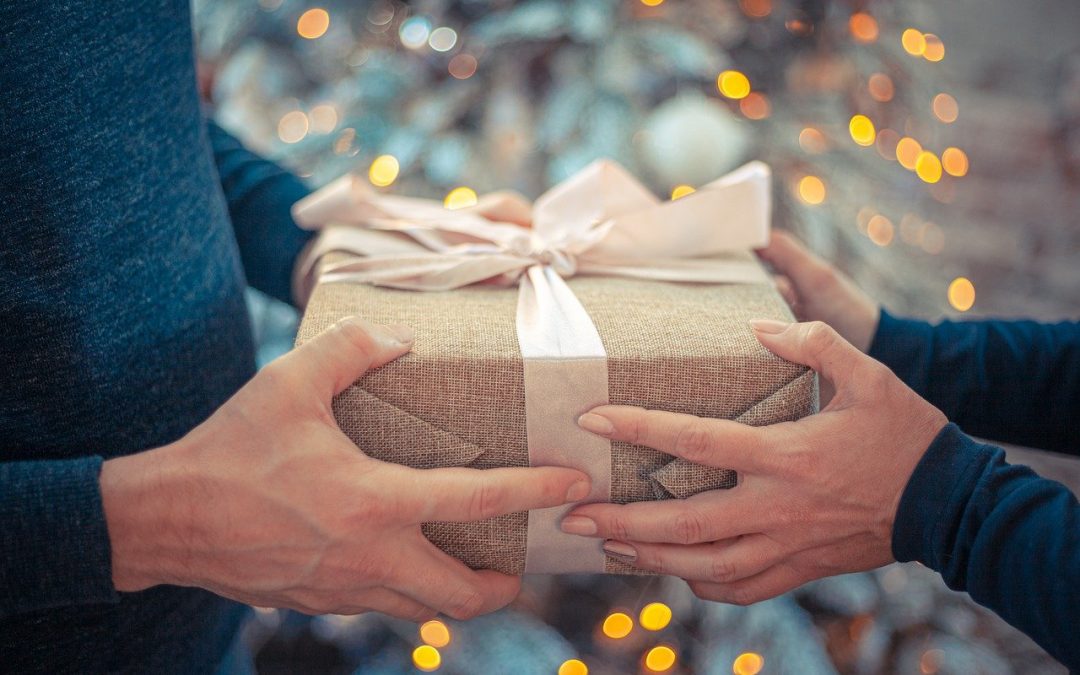 Take Advantage Of These Ideas: Buy These 8 Amazing Gifts For The Women You Love!